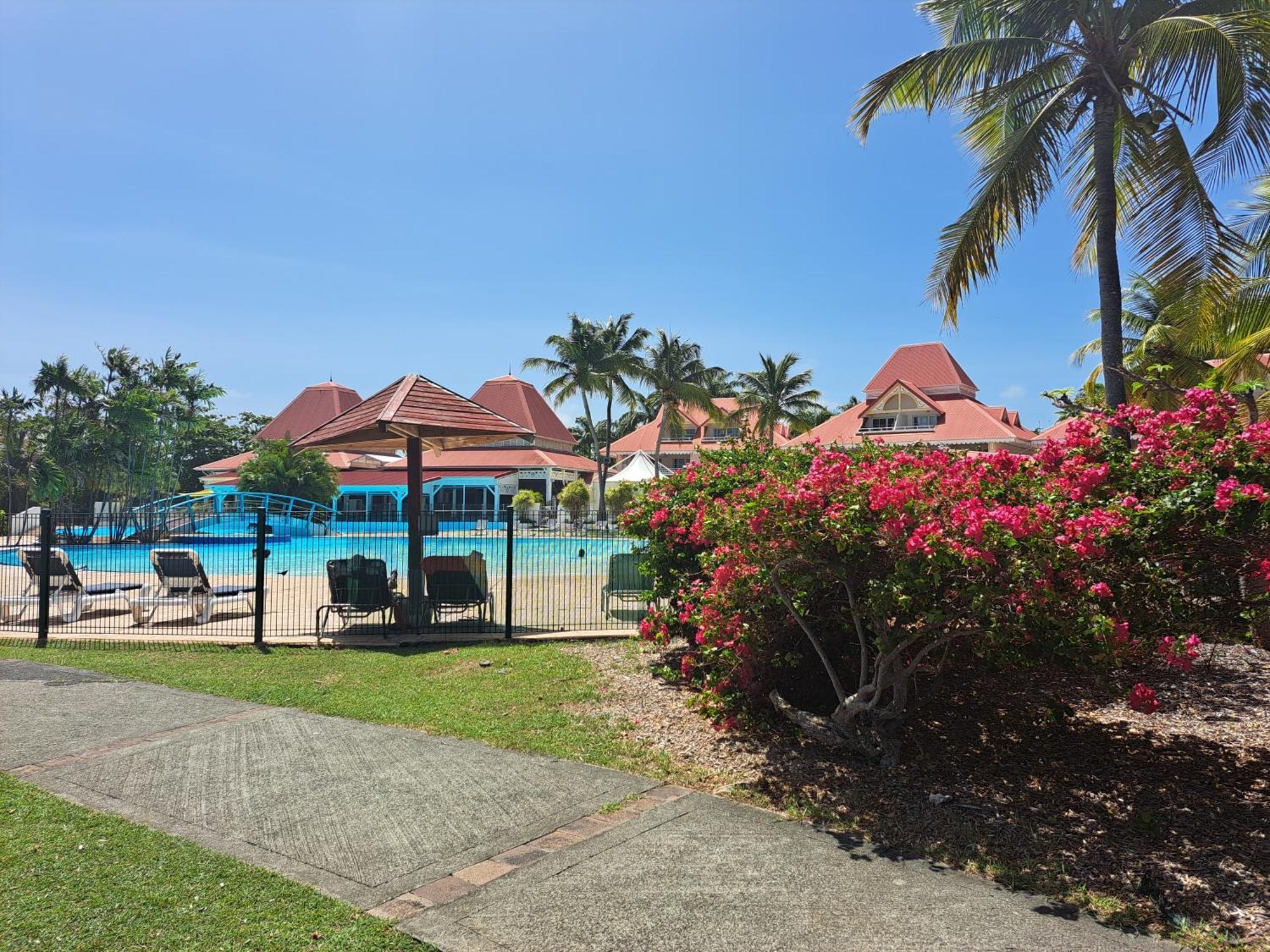 Grand Studio Vue Mer Exceptionnelle, Piscines, Plages. Sainte-Anne  Esterno foto